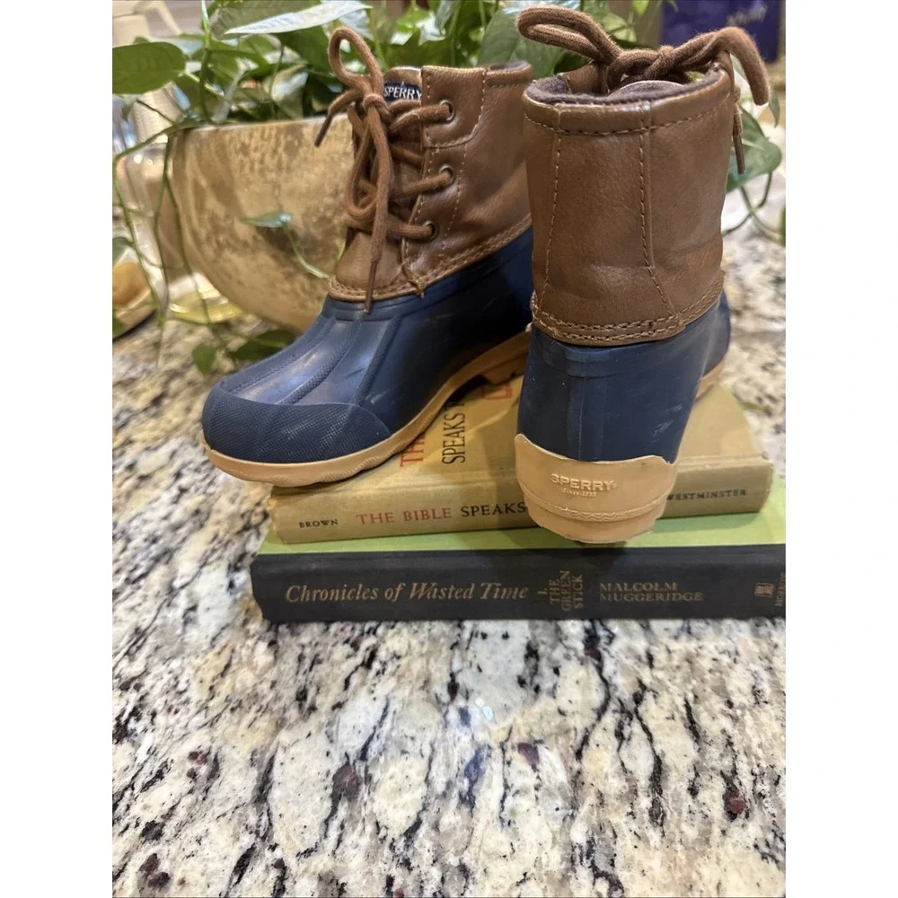 Sperry port boot